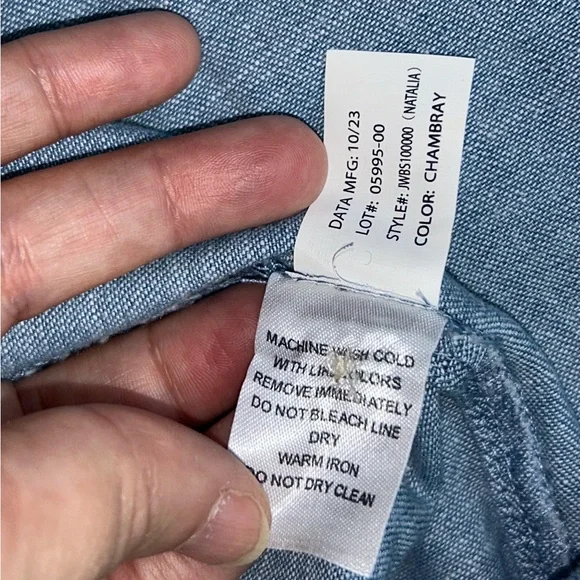 johnnie-O Natalia Chambray Blue 100% Cotton Puff Sleeve Button Blouse Small NWT - Picture 12 of 13